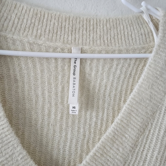 The Group Babaton by Aritzia Women's Alpaca Wool Mix V- Neck Sweater. Size XS - Picture 5 of 13